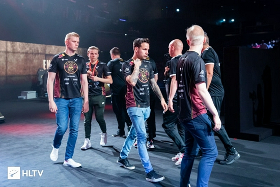 真我电竞与决胜巅峰携手打造顶级电竞赛事